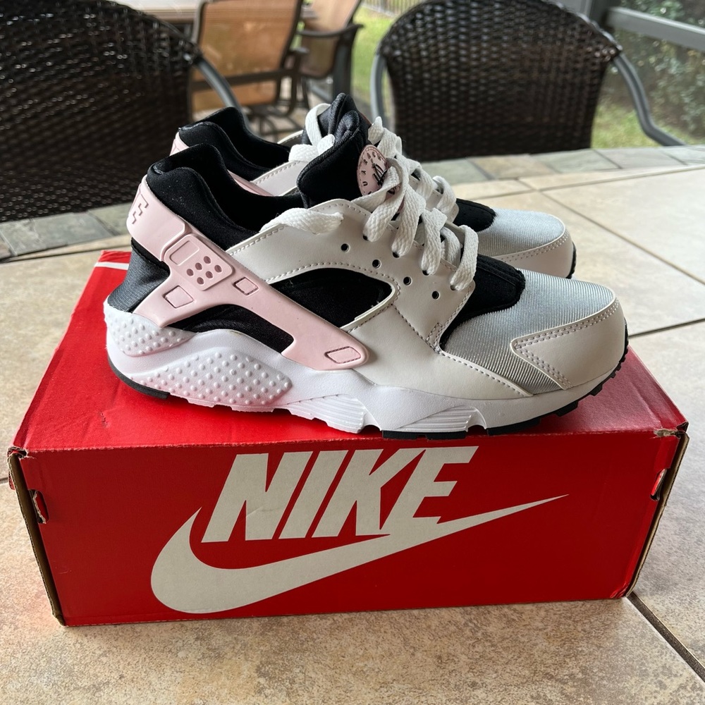 New with box. Youth Nike Huaraches, size 5. They fit a women’s 6-6.5.